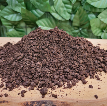 Humus de lombriz - Abono 100% natural para plantas y huertos 🪱